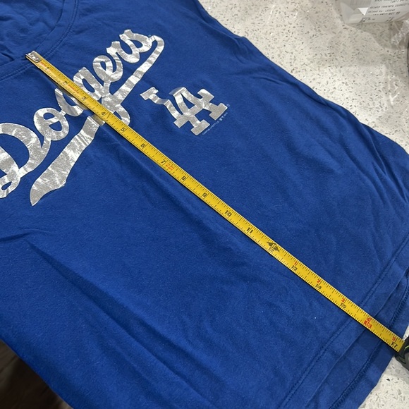 💙Los Angeles Dodgers Top - Picture 10 of 11